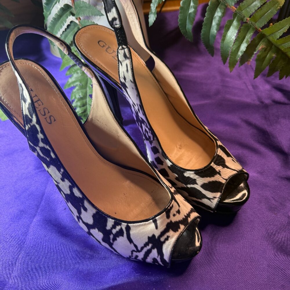 📌Guess Animal Print Fabric 5" High Heels with Open Toe & Platform Sandals 10M